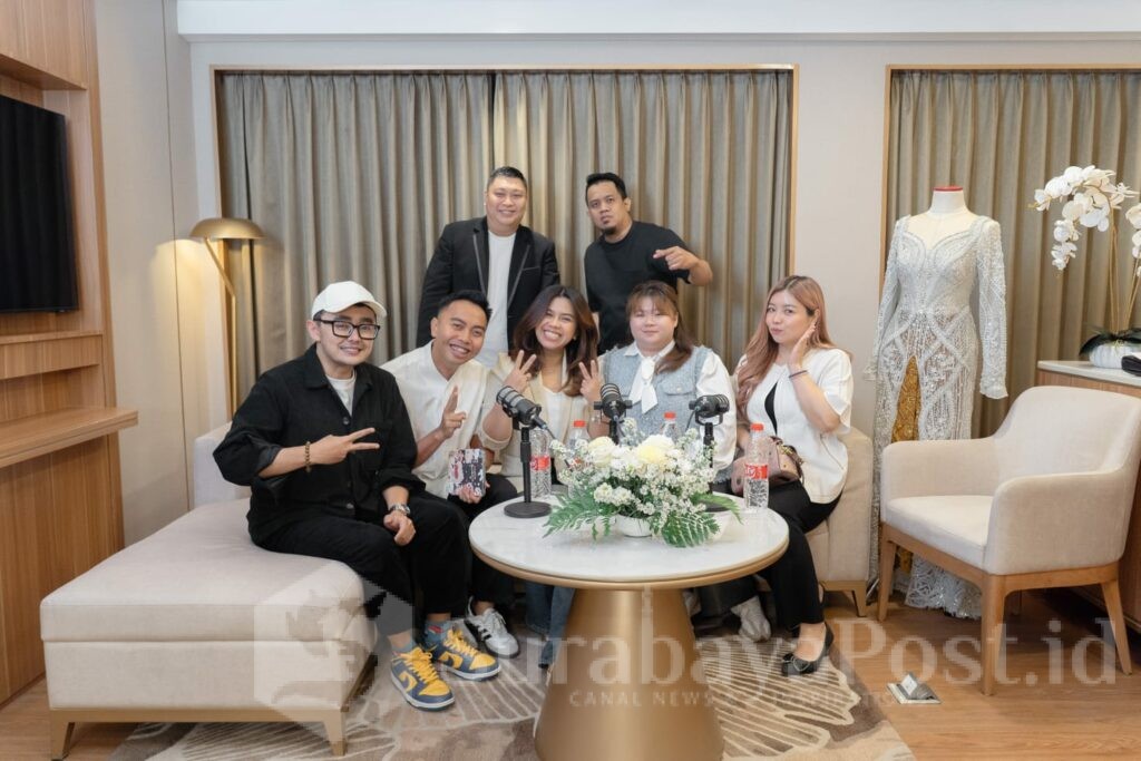 Podcast tersebut dipandu MC Ipin Irfani, dengan menghadirkan dua narasumber yakni Yusnie selaku Director of Sales & Marketing Atria Hotel Malang dan Gusgianto Aris Wijaya, Owner Edelweiss Event Organizer.
