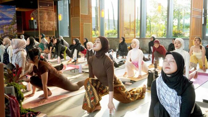Rayakan Hari Batik Nasional, Grand Mercure Malang Mirama Gelar Yoga Berbalut Batik, Sabtu 3 Oktober 2026. (Sumber Grand Mercure).