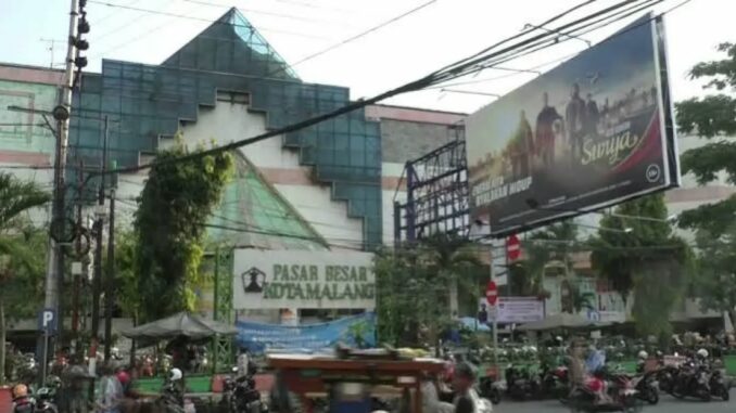 Pasca Kebakaran, Diskopindag Kota Malang Bakal Tertibkan PKL di Pasar Besar. (ist).