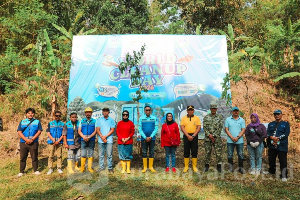 Jaga Sumber Air, Tugu Tirta Gandeng DLH Kota Malang Tanam 500 Bibit Pohon di Merjosari. (Sumber Humas Tugu Tirta).