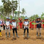 SAE L’SIMA Ngajum Tanam 1.000 Bibit Kopi dan Kedelai, Libatkan Murid SD Belajar Ketahanan Pangan. (Sumber L'SIMA).