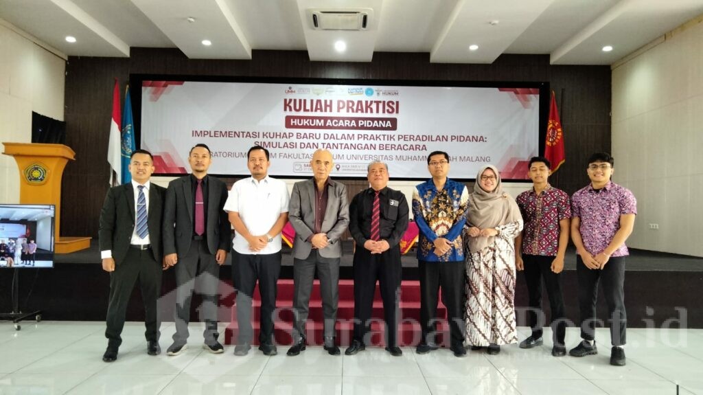 Pose bersama usai penandatanganan MoU.