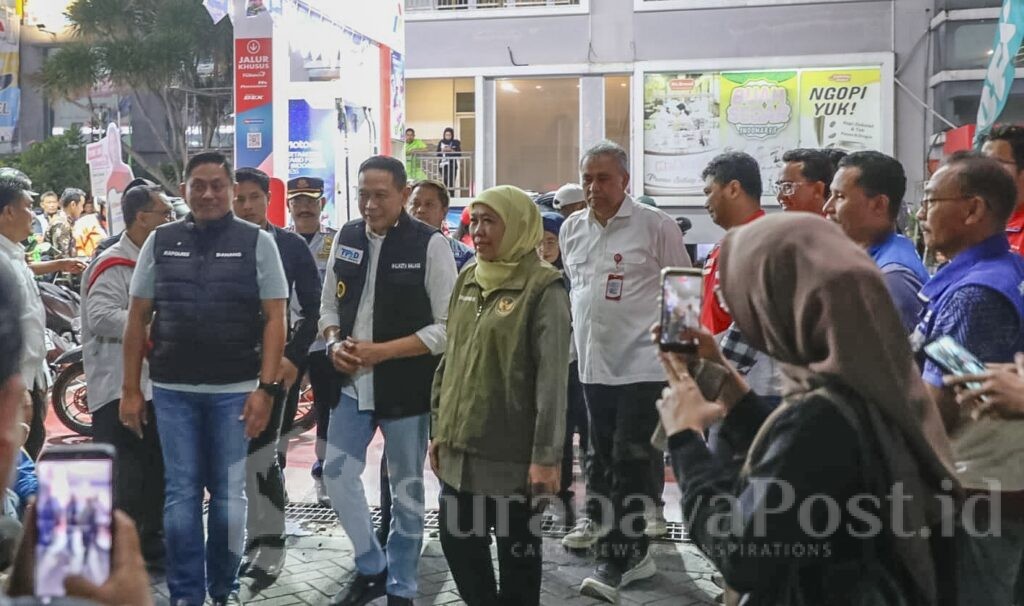Kapolresta Malang Kota, Kombes Pol Danang Setiyo saat mendampingi Gubernur Khofifah sidak SPBU