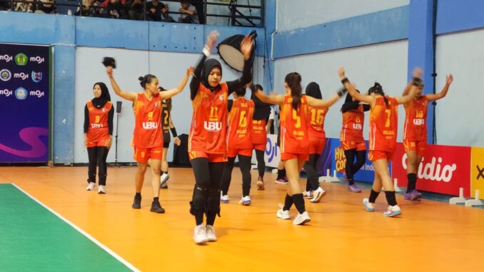 Tim Voli Putri UIBU Ladeni TIMNAS Unesa dengan Skor Ketat, Minggu 18 Oktober 2026 petang. (Sumber Humas UIBU).