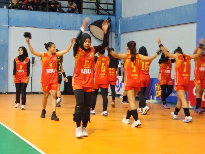Tim Voli Putri UIBU Ladeni TIMNAS Unesa dengan Skor Ketat, Minggu 18 Oktober 2026 petang. (Sumber Humas UIBU).