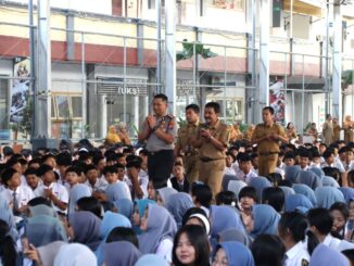 Sambang Sekolah, Kombes Pol Danang Setiyo Bekali Pelajar SMKN 4 Malang Disiplin dan Cinta Tanah Air. (ist).