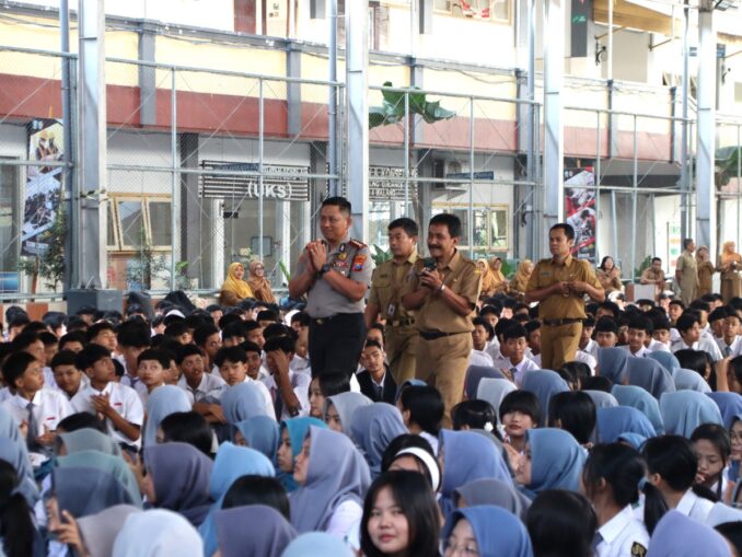 Sambang Sekolah, Kombes Pol Danang Setiyo Bekali Pelajar SMKN 4 Malang Disiplin dan Cinta Tanah Air. (ist).