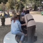 Detik-Detik Polresta Malang Kota Gagalkan Percobaan Bunuh Diri Remaja di Alun-Alun Merdeka. (ist).