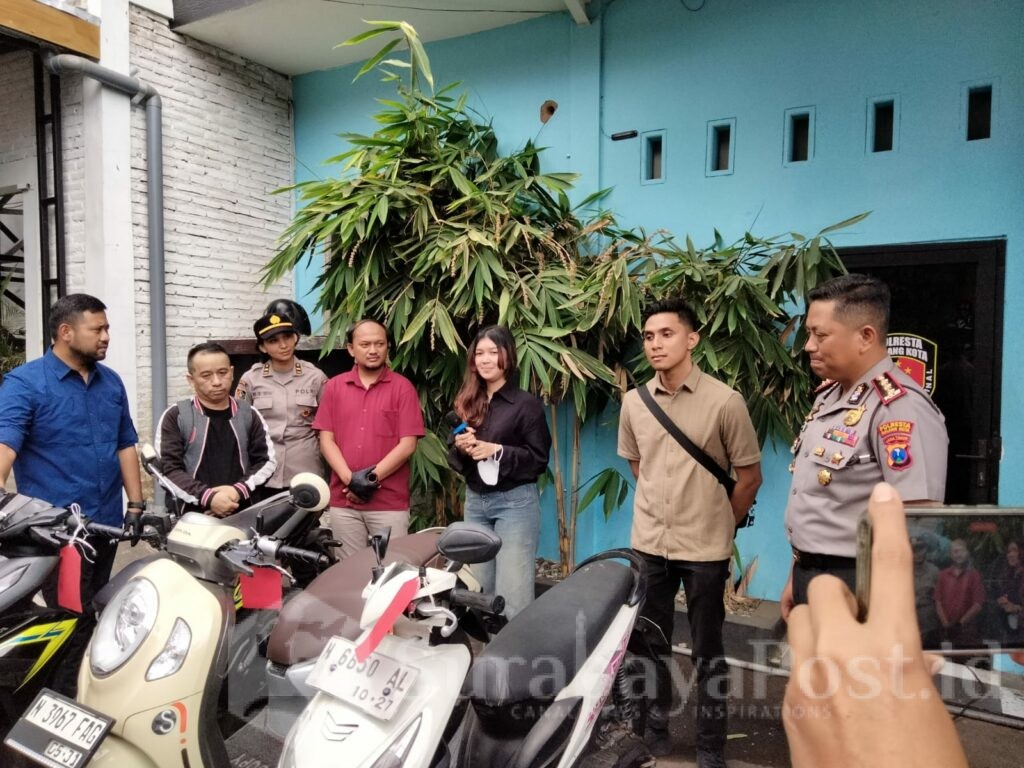 Polresta Malang Kota mengembalikan tiga unit sepeda motor hasil curian kepada pemiliknya secara gratis tanpa dipungut biaya sepeserpun.