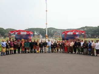 Pimpin Upacara Sumpah Pemuda Pakai Baju Adat, Wali Kota Wahyu Ingatkan Peran Penting Pemuda. (Sumber Prokopim).