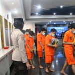 Nyaris Bakar Massa Aksi, 13 Pemuda Pembawa Molotov di Tugu Malang Diciduk Polisi.