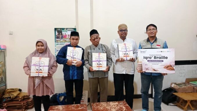 BMM Dukung Pembelajaran Al-Qur’an di TPQ Inklusi Roudlotul Ulum Lewat Distribusi Iqro’ Braille. (Foto: BMM/istimewa).